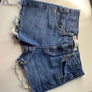 LEVI CUSTOM MADE JEAN SHORTS